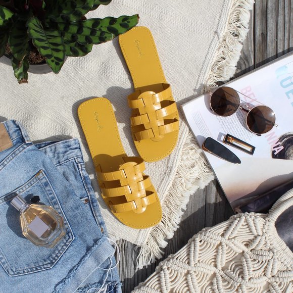 🆕️My summer Faves// Yellow croco Sandal - Picture 8 of 8